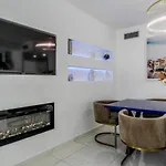 Los Naranjos Palm Residence