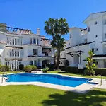 Los Naranjos Palm Residence