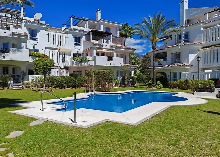 Los Naranjos Palm Residence